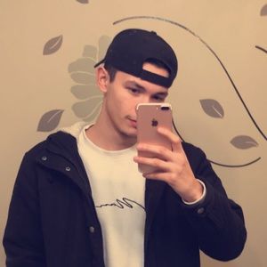 Meet your Posher, Carlito